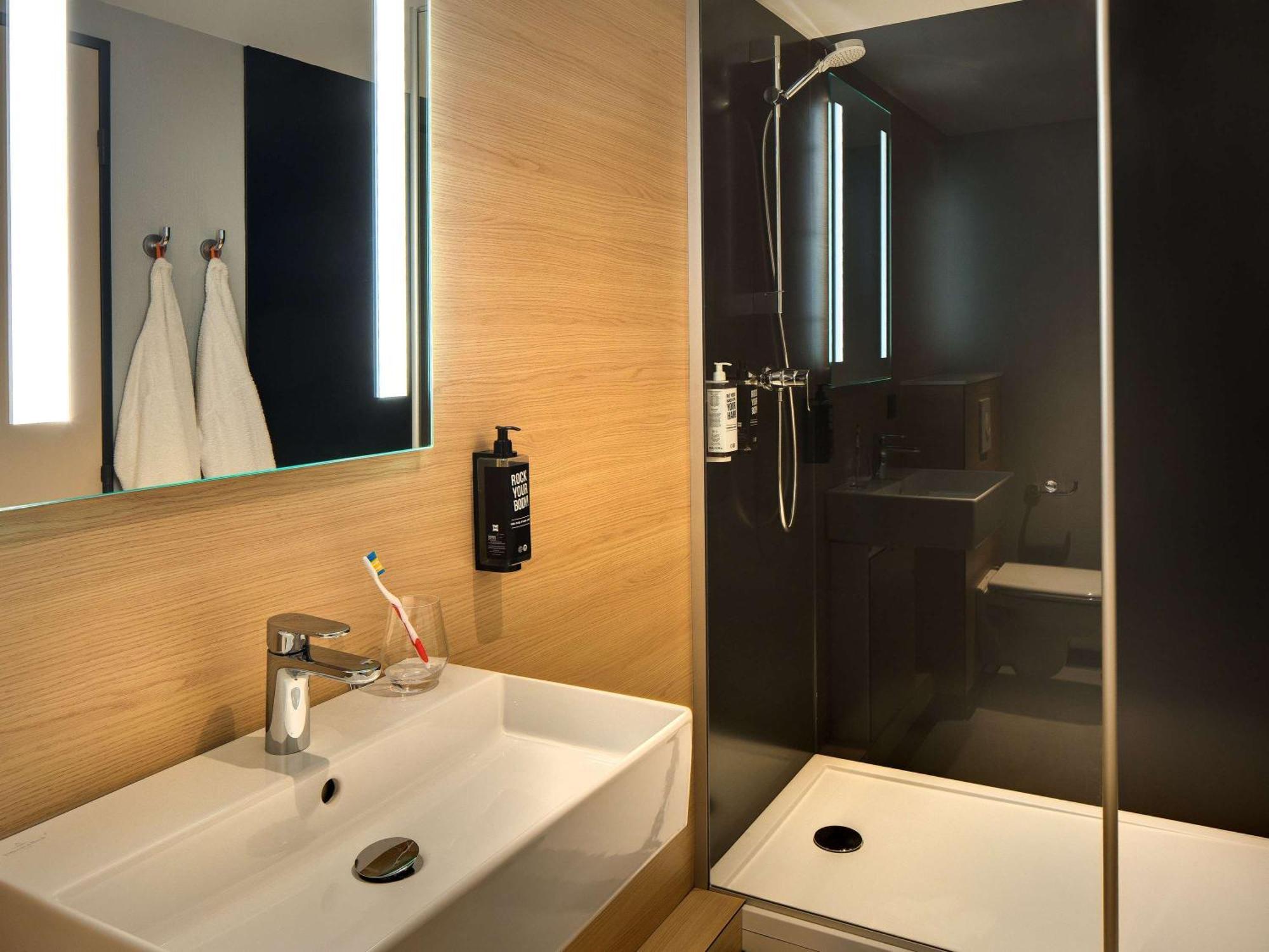 Ibis Vichy Hotel Exterior photo